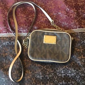 Michael Kors mini jet setter